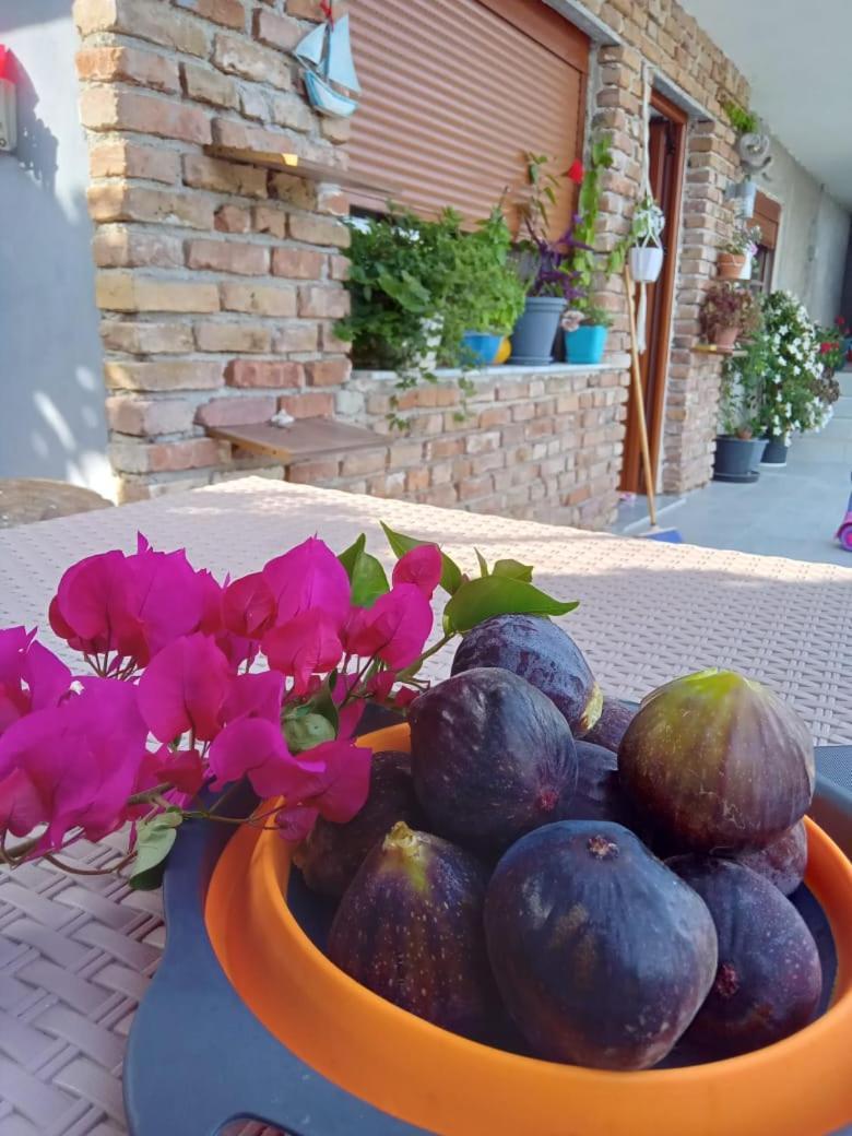 Vila Pasha Sarandë Esterno foto